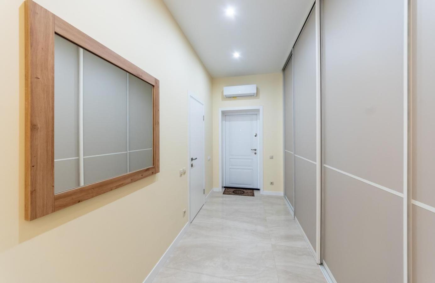Comfort Apartment Near Minskaya Metro Station And Dreamtown Kiev Extérieur photo